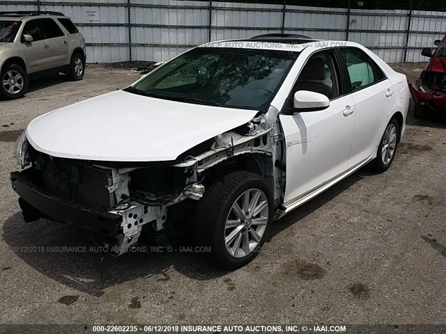 4T4BF1FK5CR229522 - 2012 TOYOTA CAMRY SE/LE/XLE WHITE photo 2