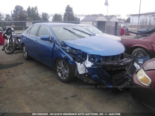 4T1BF1FK9HU628693 - 2017 TOYOTA CAMRY LE/XLE/SE/XSE BLUE photo 1