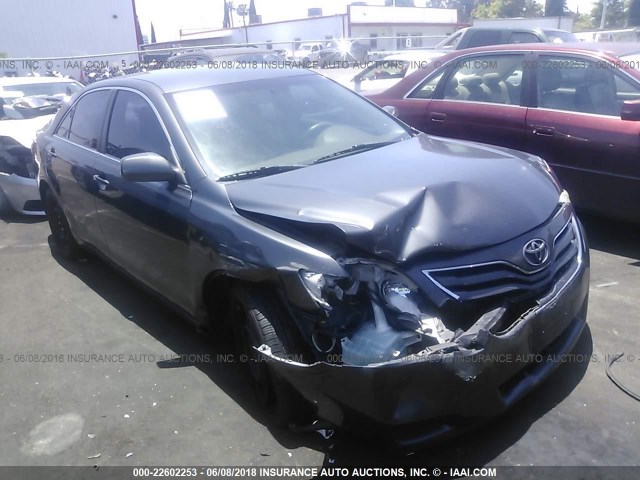 4T1BF3EK2BU745584 - 2011 TOYOTA CAMRY SE/LE/XLE ნაცრისფერი ფოტო 1