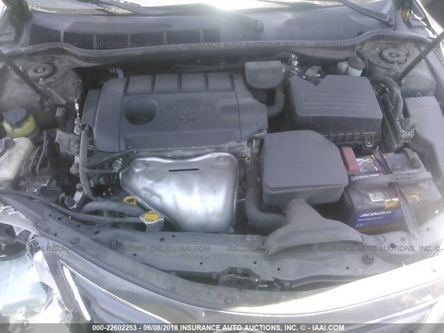 4T1BF3EK2BU745584 - 2011 TOYOTA CAMRY SE/LE/XLE ნაცრისფერი ფოტო 10