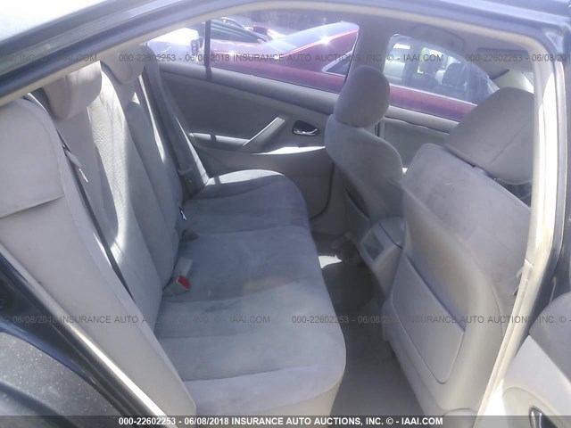 4T1BF3EK2BU745584 - 2011 TOYOTA CAMRY SE/LE/XLE ნაცრისფერი ფოტო 8
