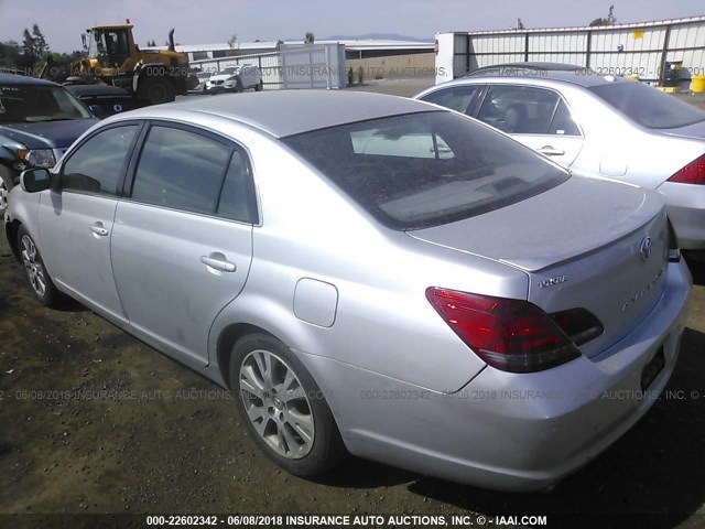 4T1BK36B98U298514 - 2008 TOYOTA AVALON XL/XLS/TOURING/LIMITED SILVER photo 3