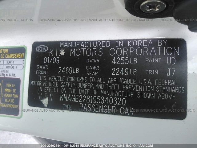 KNAGE228195340320 - 2009 KIA OPTIMA LX/EX WHITE photo 9