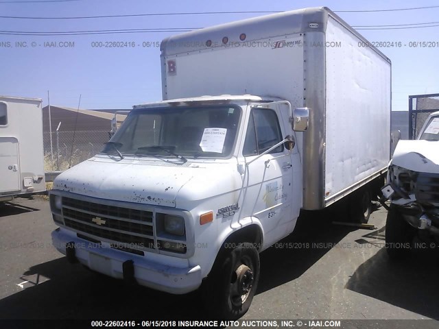 1GBHG31K8SF237274 - 1995 CHEVROLET G30 WHITE photo 2