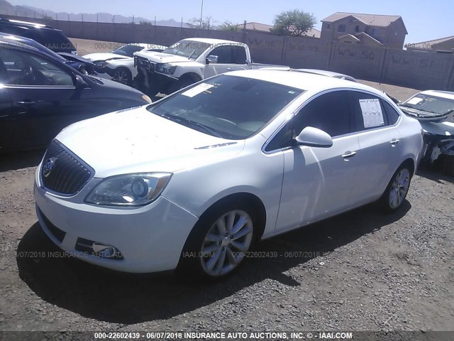 1G4PP5SK9D4256671 - 2013 BUICK VERANO WHITE photo 2