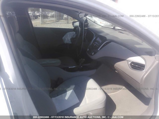1G1ZB5ST4GF267910 - 2016 CHEVROLET MALIBU LS თეთრი ფოტო 5