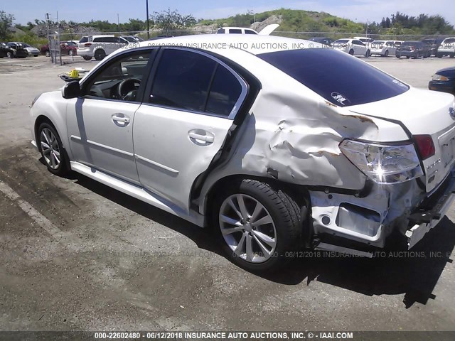 4S3BMCB64D3004525 - 2013 SUBARU LEGACY 2.5I PREMIUM WHITE photo 3