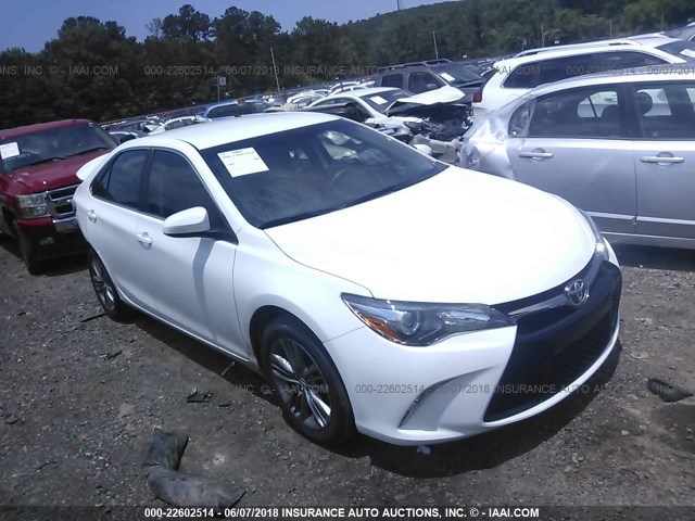 4T1BF1FK8HU808442 - 2017 TOYOTA CAMRY LE/XLE/SE/XSE WHITE photo 1