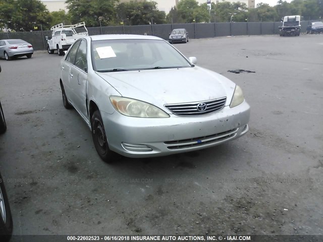 JTDBE32KX20127058 - 2002 TOYOTA CAMRY LE/XLE/SE 灰色 照片 1