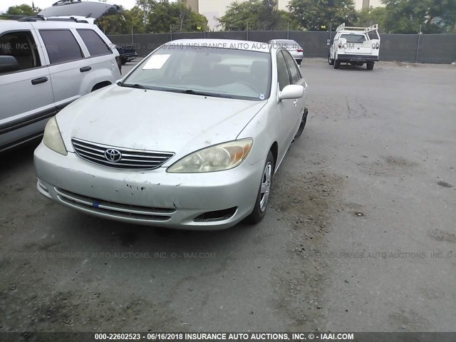 JTDBE32KX20127058 - 2002 TOYOTA CAMRY LE/XLE/SE 灰色 照片 2