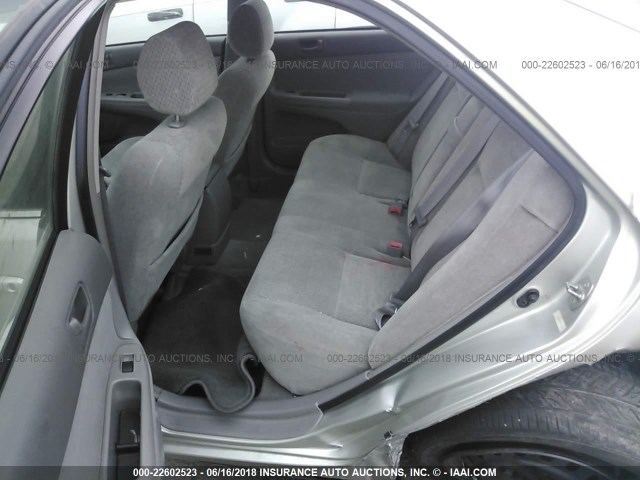 JTDBE32KX20127058 - 2002 TOYOTA CAMRY LE/XLE/SE 灰色 照片 8