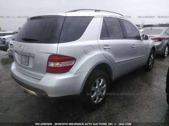 4JGBB86E86A098312 - 2006 MERCEDES-BENZ ML 350 SILVER photo 4