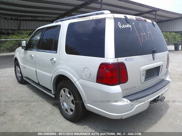 5LMFU27525LJ19064 - 2005 LINCOLN NAVIGATOR CREAM photo 3