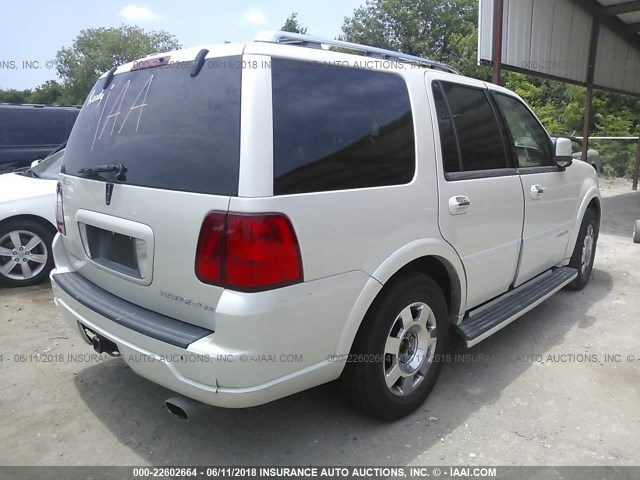 5LMFU27525LJ19064 - 2005 LINCOLN NAVIGATOR CREAM photo 4