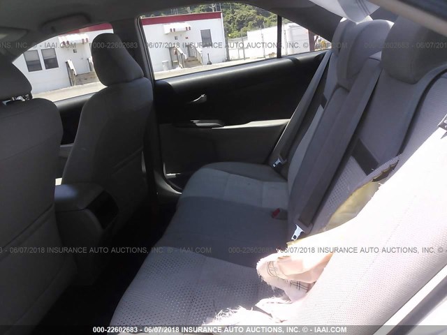 4T1BF1FK2EU329123 - 2014 TOYOTA CAMRY L/SE/LE/XLE 银色 照片 8