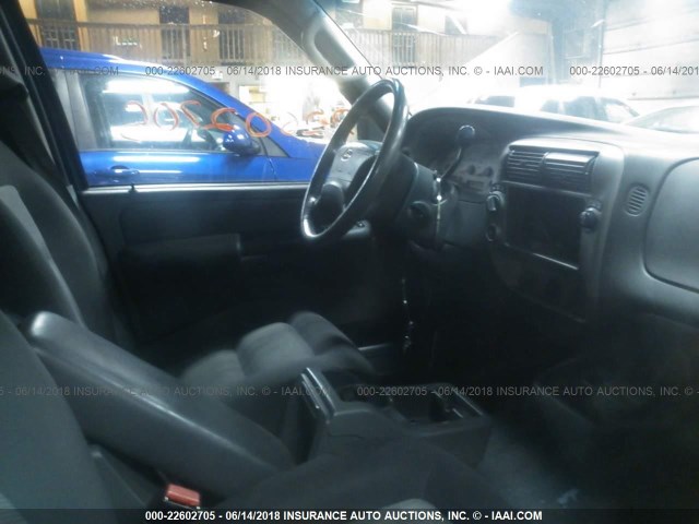 1FMZU77K45UB63869 - 2005 FORD EXPLORER SPORT TR  BLUE photo 5