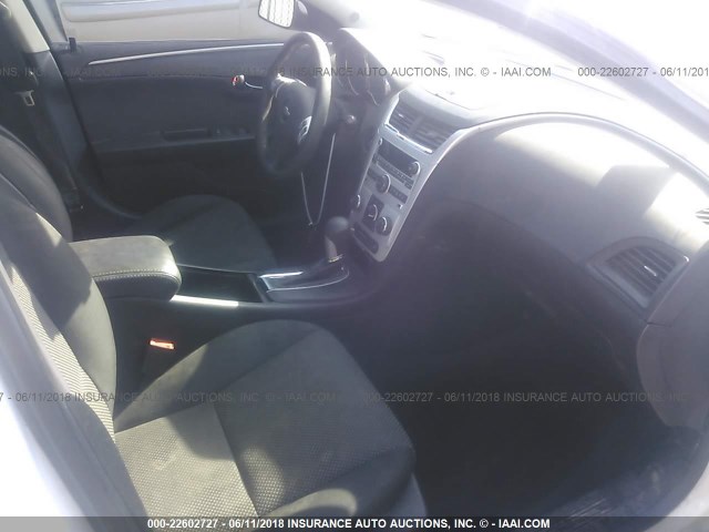 1G1ZC5E00CF153248 - 2012 CHEVROLET MALIBU 1LT თეთრი ფოტო 5