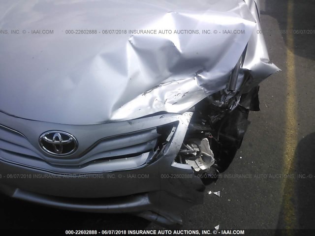 4T1BF3EK2AU111495 - 2010 TOYOTA CAMRY SE/LE/XLE ვერცხლისფერი ფოტო 6