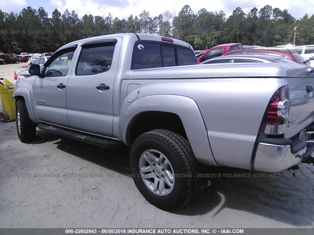 3TMLU4EN7AM040068 - 2010 TOYOTA TACOMA DOUBLE CAB SILVER photo 3