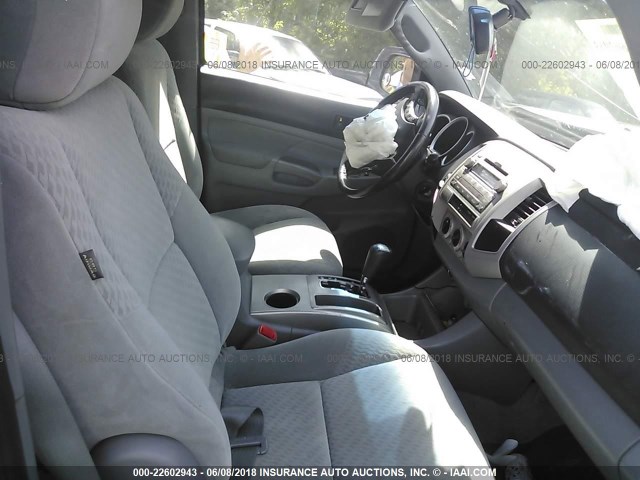 3TMLU4EN7AM040068 - 2010 TOYOTA TACOMA DOUBLE CAB SILVER photo 5