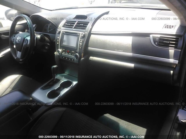 4T1BF1FK6EU371164 - 2014 TOYOTA CAMRY L/SE/LE/XLE 黑色 照片 5