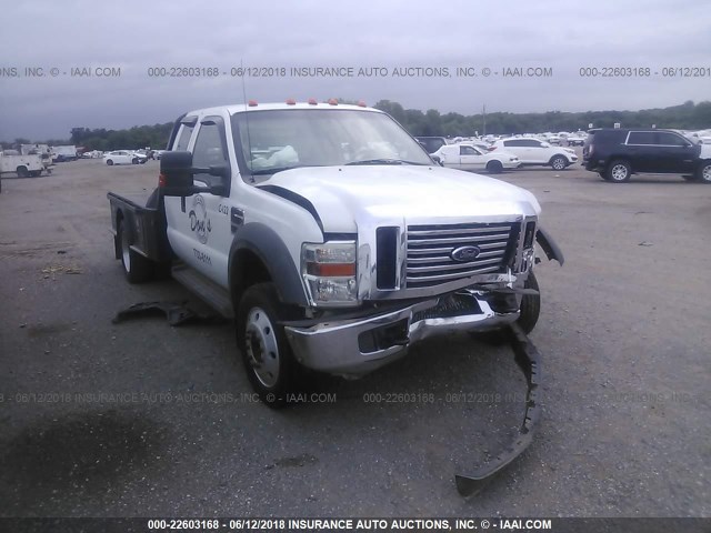 1FDXX47R28EC43132 - 2008 FORD F450 SUPER DUTY WHITE photo 1