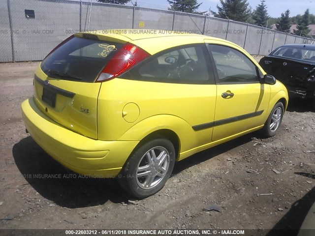 3FAFP31374R122267 - 2004 FORD FOCUS ZX3 YELLOW photo 4