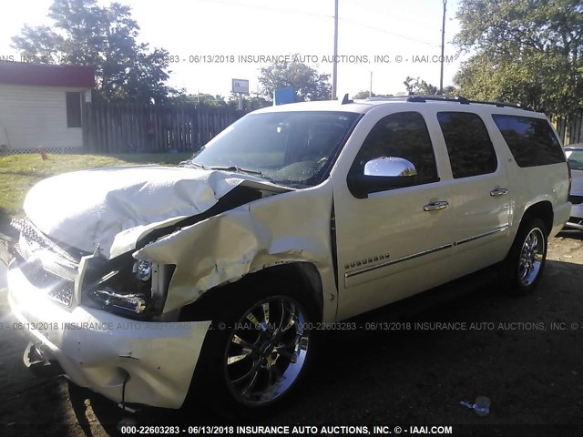 1GNSCKE05BR293422 - 2011 CHEVROLET SUBURBAN C1500 LTZ WHITE photo 2