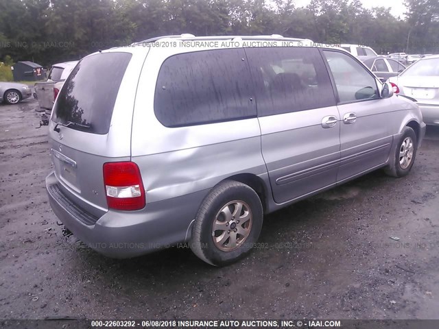 KNDUP131246579034 - 2004 KIA SEDONA EX/LX SILVER photo 4