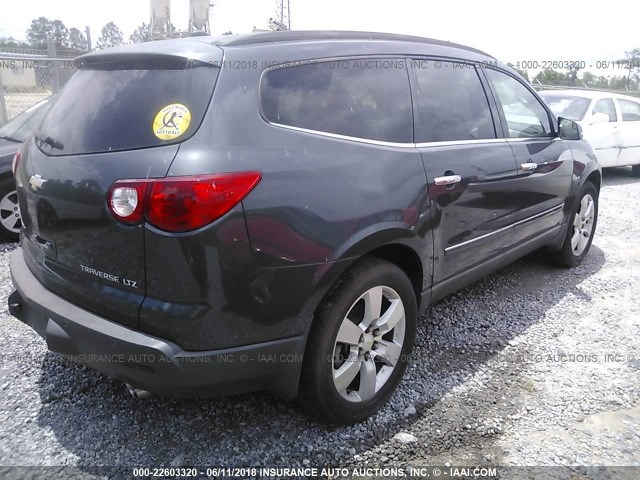 1GNER33D09S136956 - 2009 CHEVROLET TRAVERSE LTZ GRAY photo 4