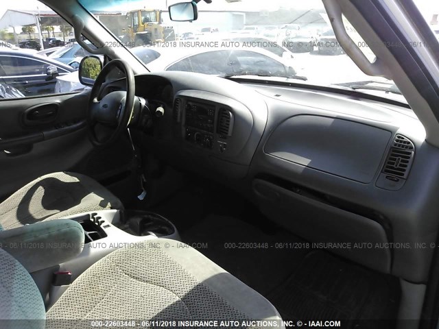 1FTRX17L4YNC33693 - 2000 FORD F150 ვერცხლისფერი ფოტო 5