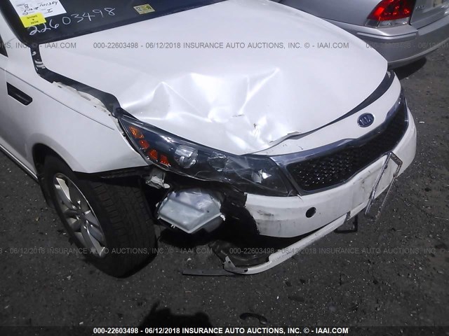 KNAGM4A76C5283501 - 2012 KIA OPTIMA LX WHITE photo 6