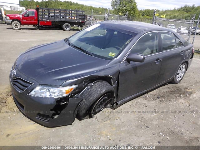 4T4BF3EK0BR146592 - 2011 TOYOTA CAMRY SE/LE/XLE 灰色 照片 2