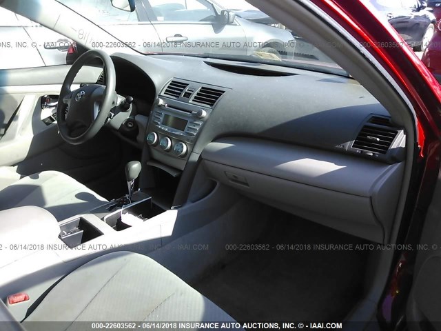 4T1BE46KX9U266413 - 2009 TOYOTA CAMRY SE/LE/XLE RED photo 5