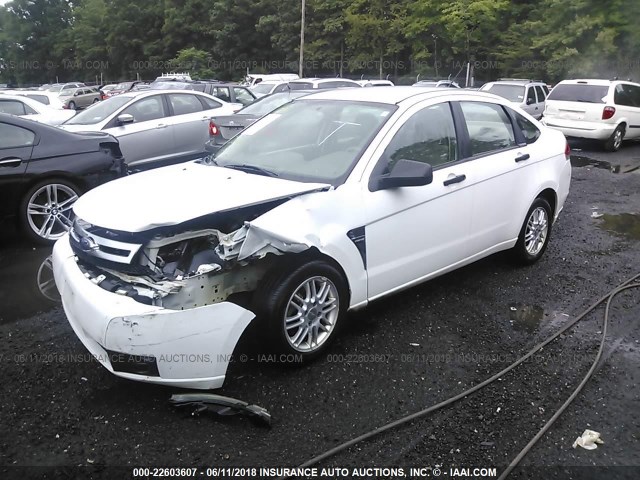 1FAHP35N88W155608 - 2008 FORD FOCUS SE/SEL/SES WHITE photo 2