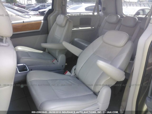 2A8HR64X79R550410 - 2009 CHRYSLER TOWN & COUNTRY LIMITED TAN photo 8