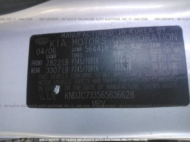 KNDJC733565636628 - 2006 KIA SORENTO EX/LX SILVER photo 9