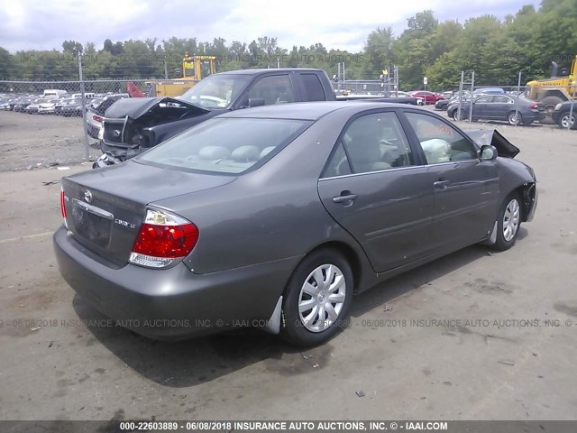 4T1BE32K05U969299 - 2005 TOYOTA CAMRY LE/XLE/SE ნაცრისფერი ფოტო 4