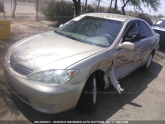 4T1BE32KX6U122887 - 2006 TOYOTA CAMRY LE/XLE/SE ოქროსფერი ფოტო 2