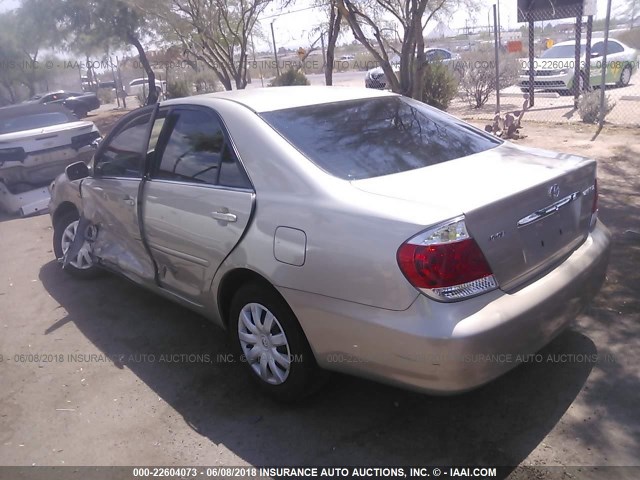 4T1BE32KX6U122887 - 2006 TOYOTA CAMRY LE/XLE/SE ოქროსფერი ფოტო 3