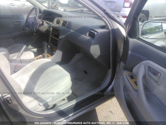 JT2BG22K0V0070418 - 1997 TOYOTA CAMRY LE/XLE 灰色 照片 5