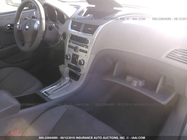 1G1ZG57B68F161803 - 2008 CHEVROLET MALIBU LS SILVER photo 5