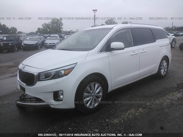 KNDMC5C16J6372659 - 2018 KIA SEDONA EX/SX WHITE photo 2