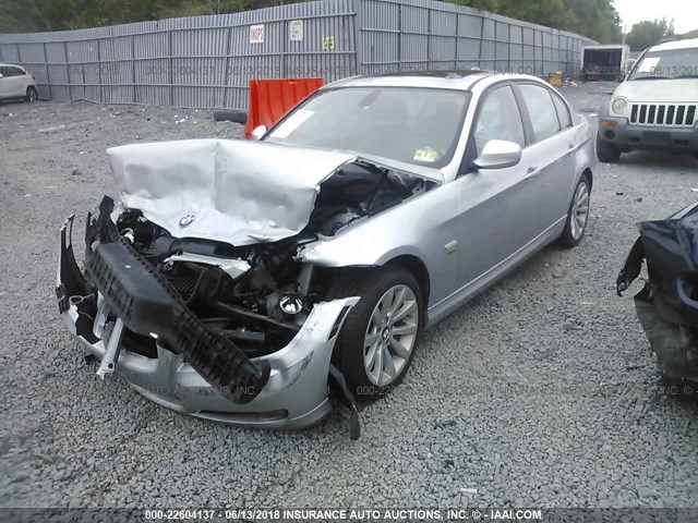 WBAPK5G54BNN24911 - 2011 BMW 328 XI SULEV SILVER photo 2