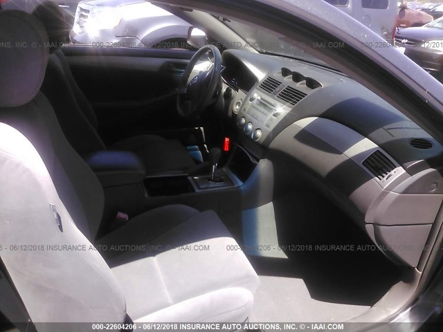 4T1CA30P07U123126 - 2007 TOYOTA CAMRY SOLARA SE/SLE ნაცრისფერი ფოტო 5