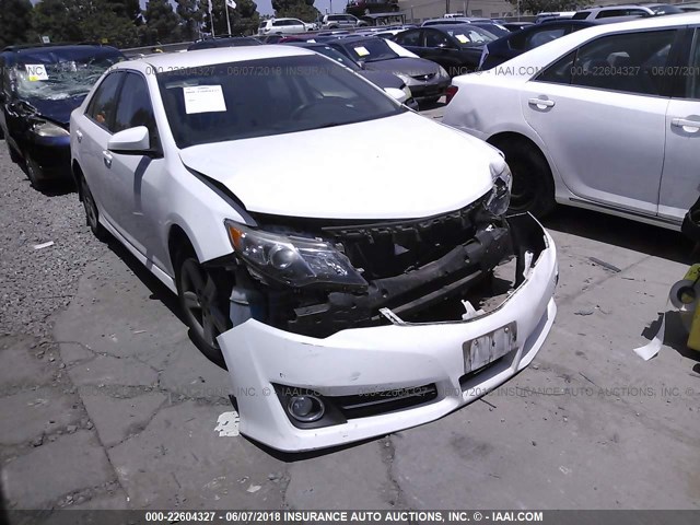 4T1BF1FK2CU546443 - 2012 TOYOTA CAMRY SE/LE/XLE WHITE photo 1