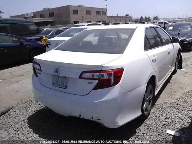 4T1BF1FK2CU546443 - 2012 TOYOTA CAMRY SE/LE/XLE WHITE photo 4