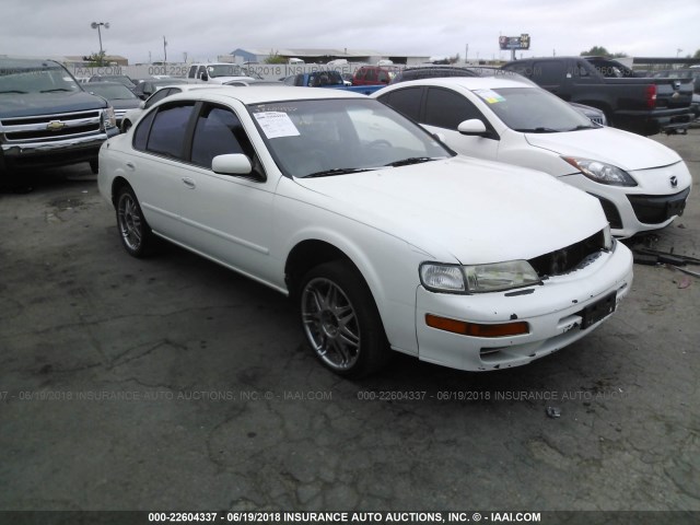 JN1CA21D0XT818945 - 1999 NISSAN MAXIMA GLE/GXE/SE WHITE photo 1