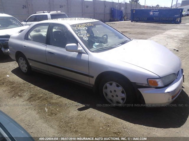 1HGCD5639VA020976 - 1997 HONDA ACCORD LX/EX SILVER photo 1