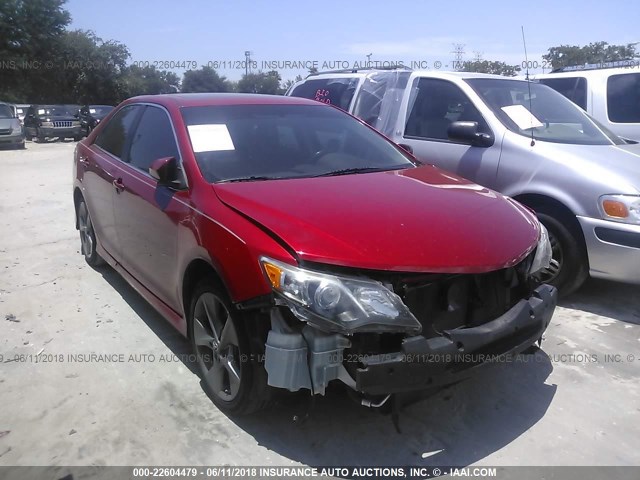 4T1BF1FKXCU624306 - 2012 TOYOTA CAMRY SE/LE/XLE წითელი ფოტო 1